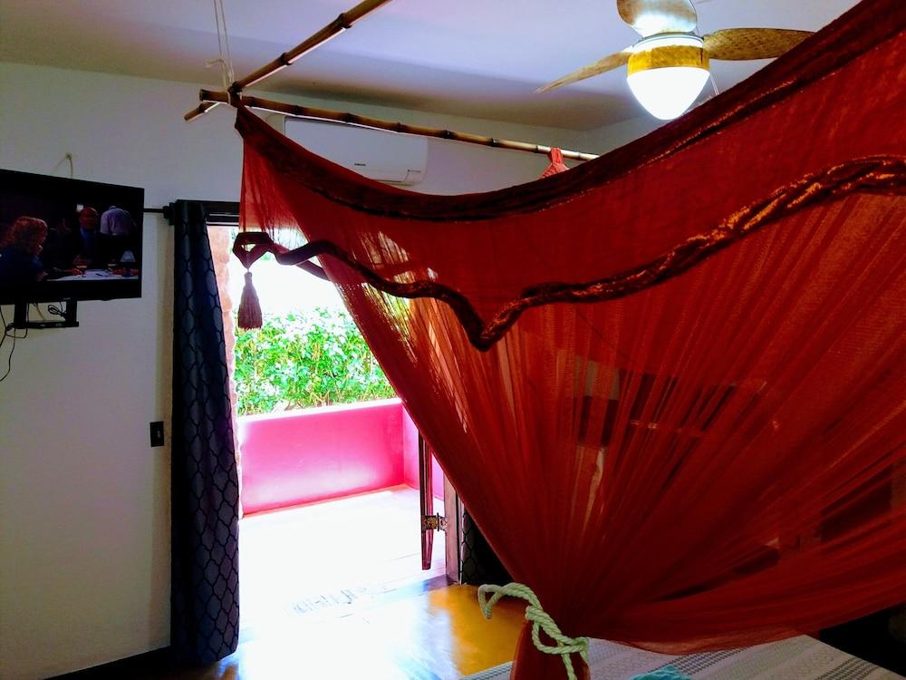 Bali Suites Itamambuca