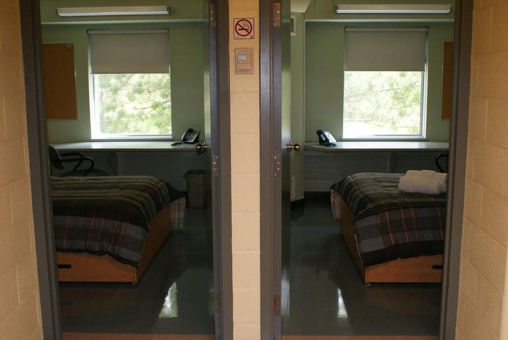 Residence & Conference Centre - Sudbury West