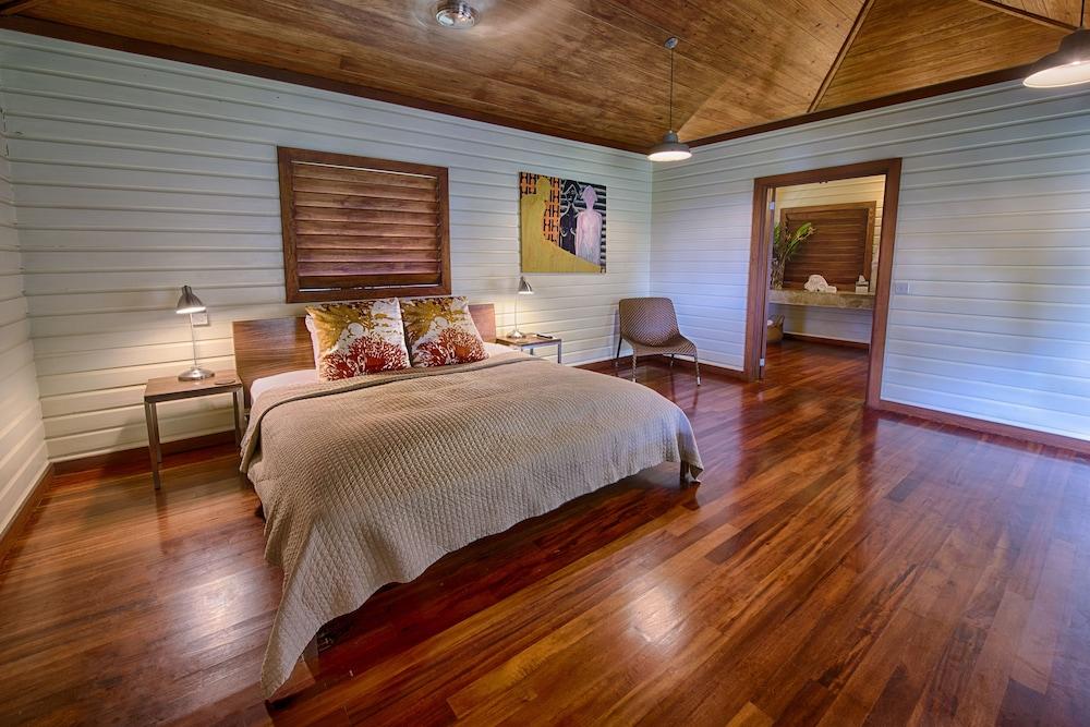 Pagua Bay House Oceanfront Cabanas