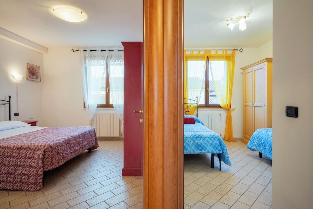 Follonica Apartments