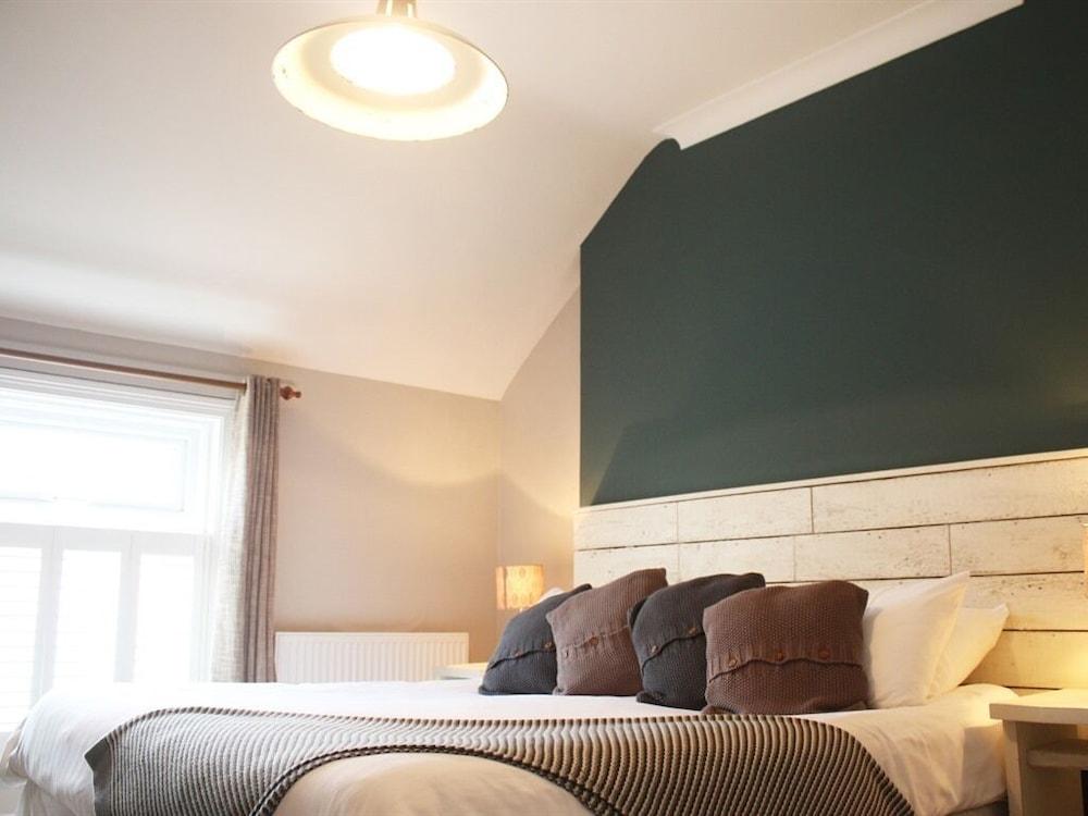 The Cliff House Hotel