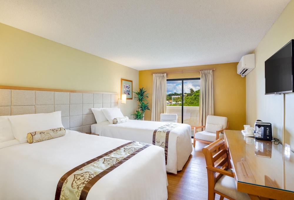 Guam Plaza Resort