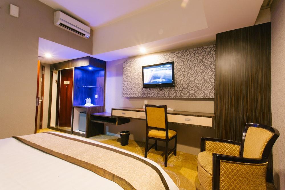 Hermes Palace Hotel Medan