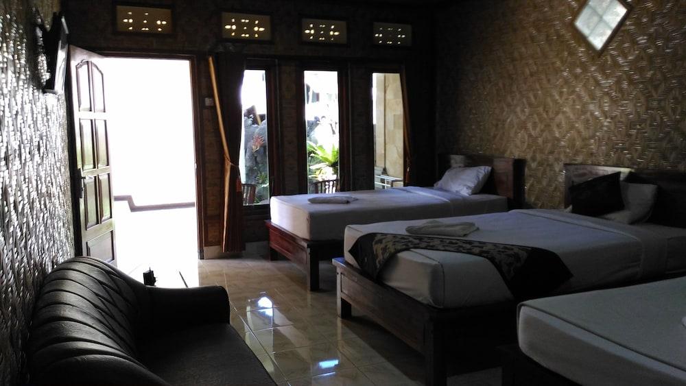 Segara Hotel and Restaurant