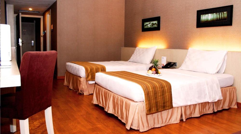 Garden Palace Hotel Surabaya Powered by Archipelago