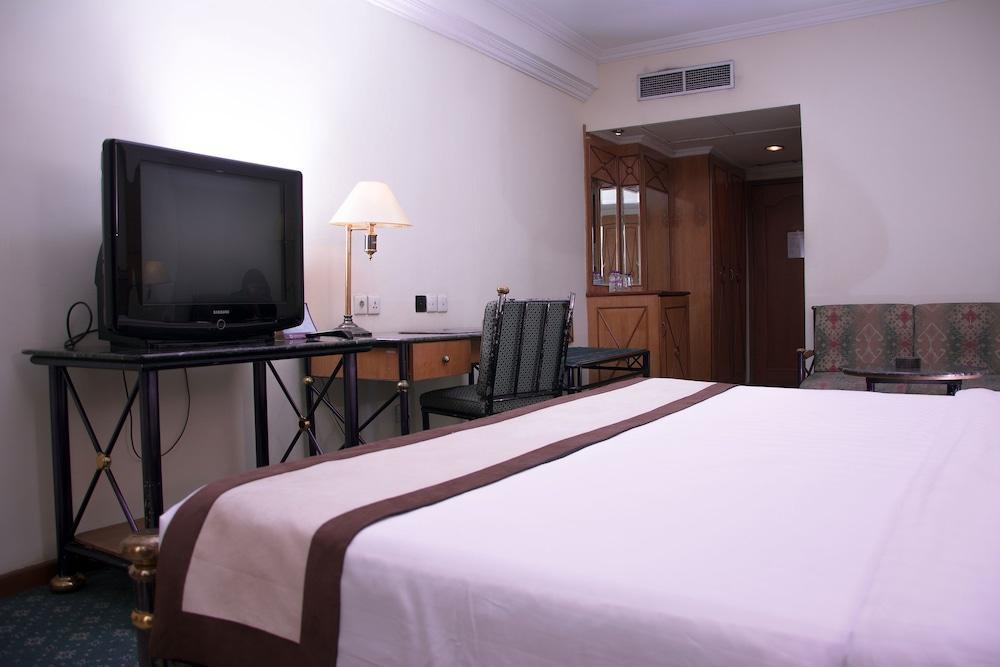 Garden Palace Hotel Surabaya Powered by Archipelago