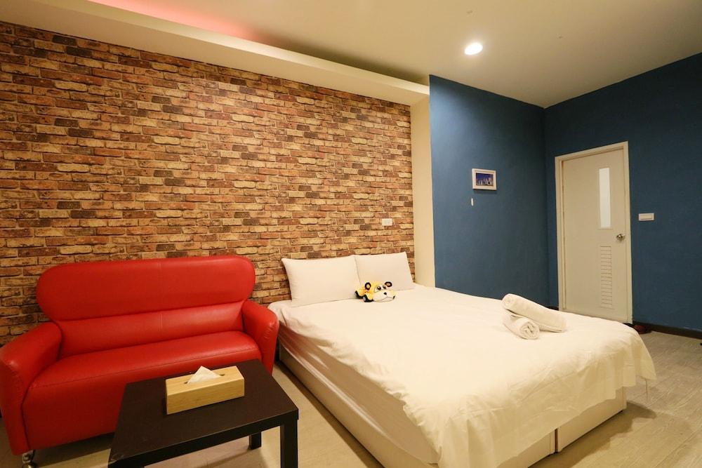 Taichung Fengjia Box 1