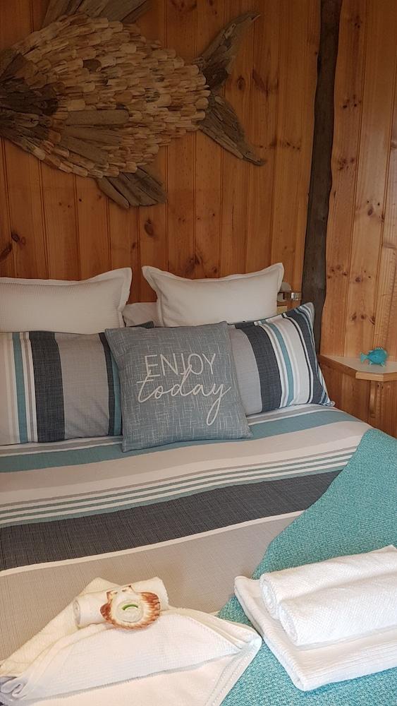 Bed in the Treetops Bed & Breakfast