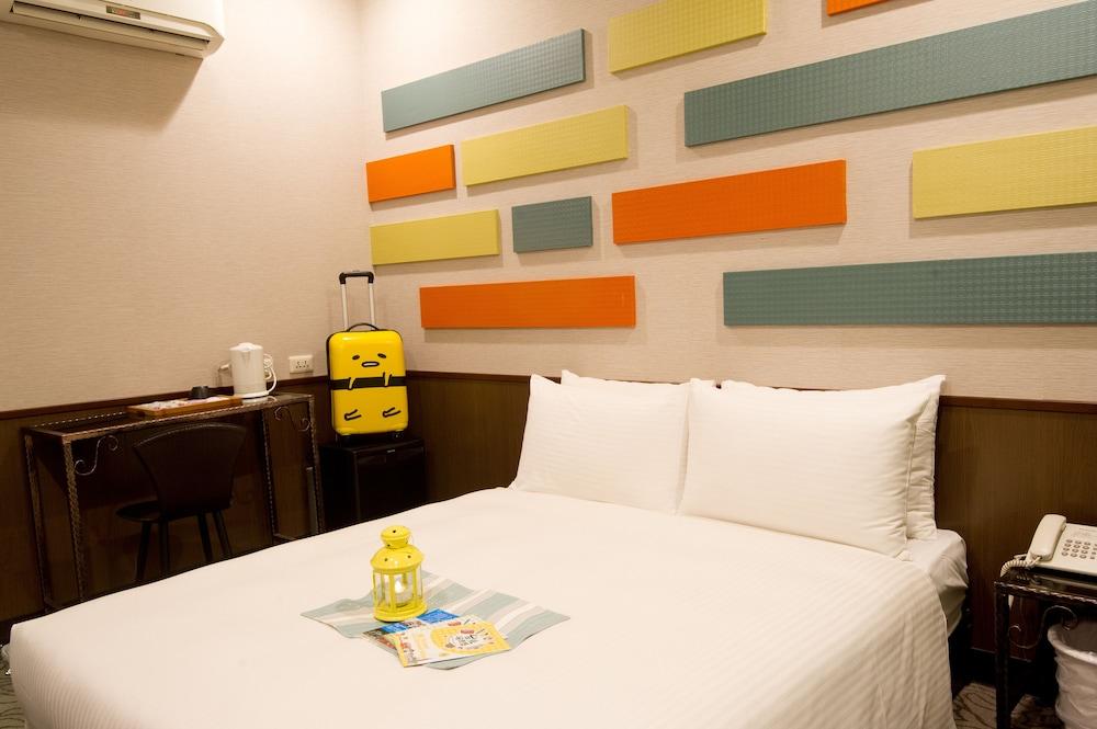 Ximen Holiday Fun Hotel