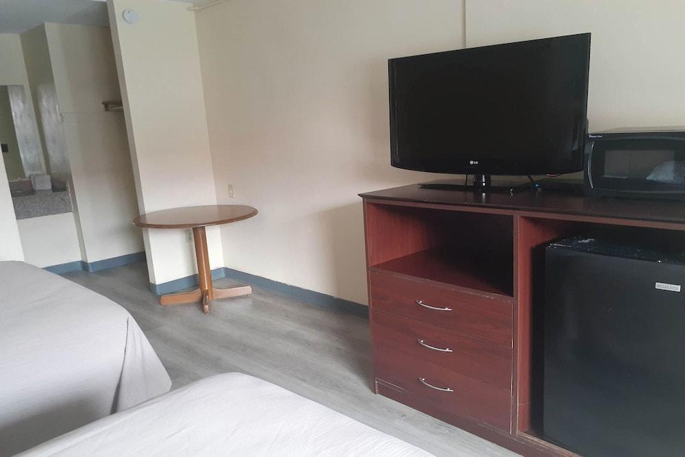 Holiday Lodge Virginia