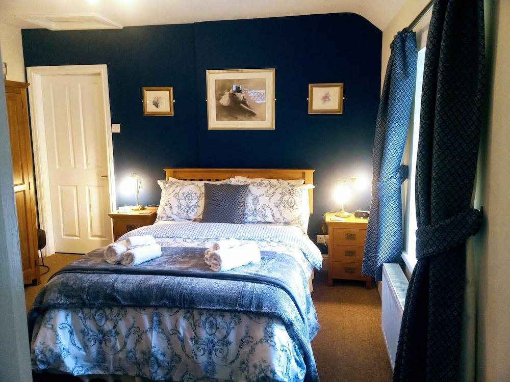 Oakfield House Bed and Breakfast