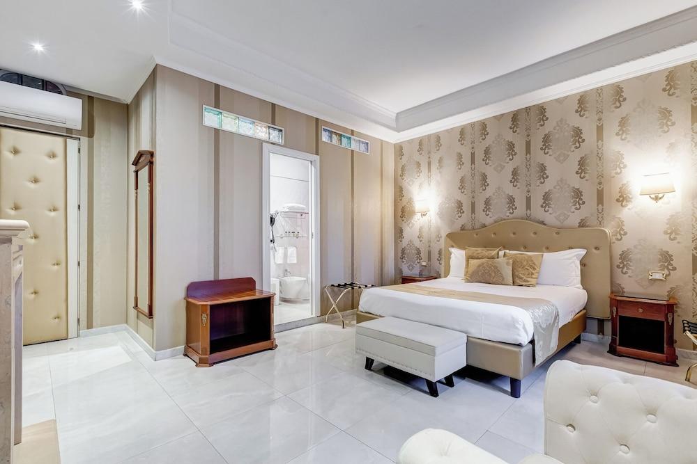 Navona Queen Rooftop