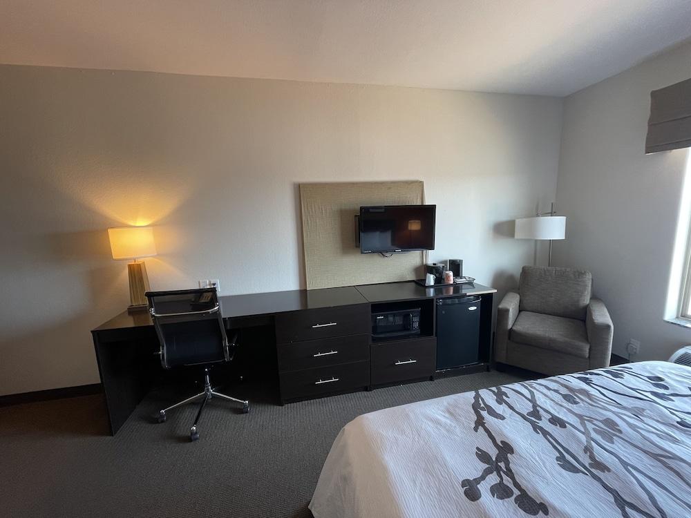 Sleep Inn & Suites Hennessey