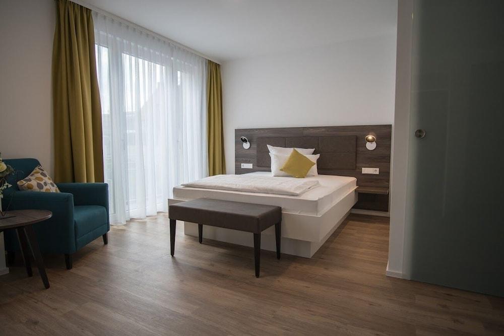 Hotel Wo Der Hahn Kräht