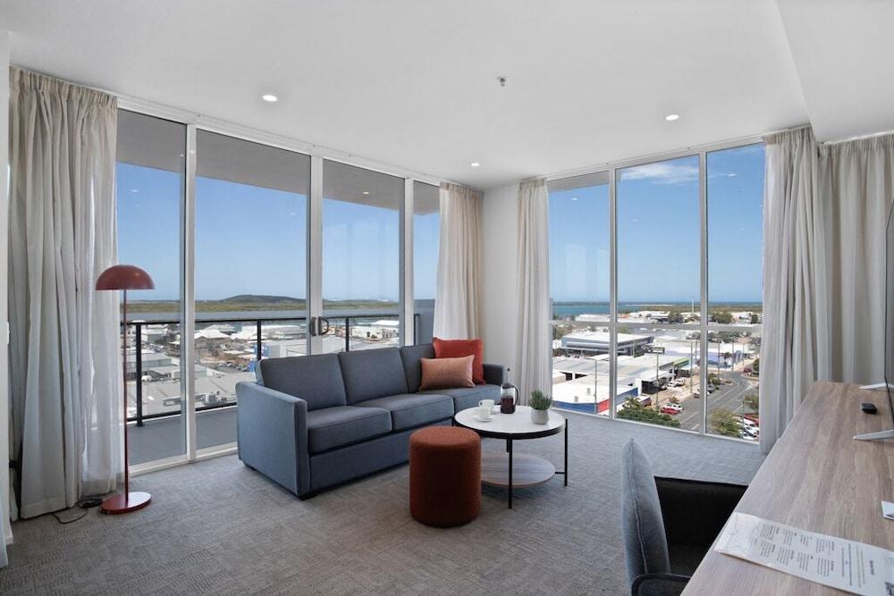 Quest Mackay on Gordon