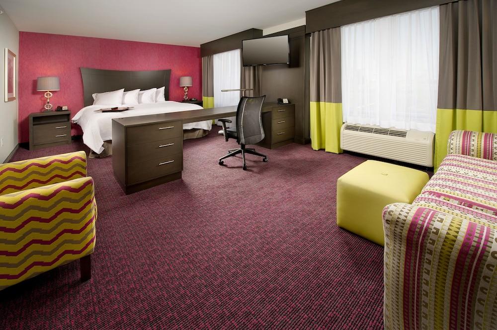 Hampton Inn & Suites Buffalo Airport