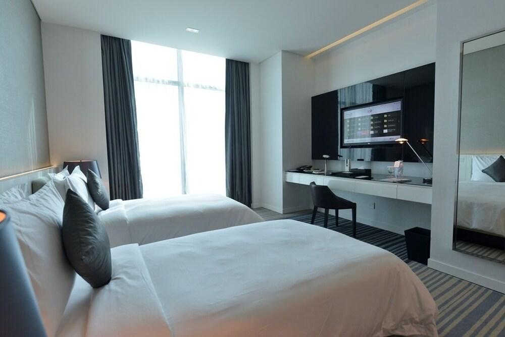 Ramee Grand Hotel & Spa