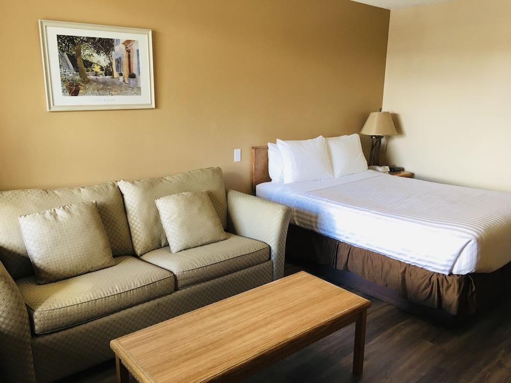 Thunderbird Motor Inn