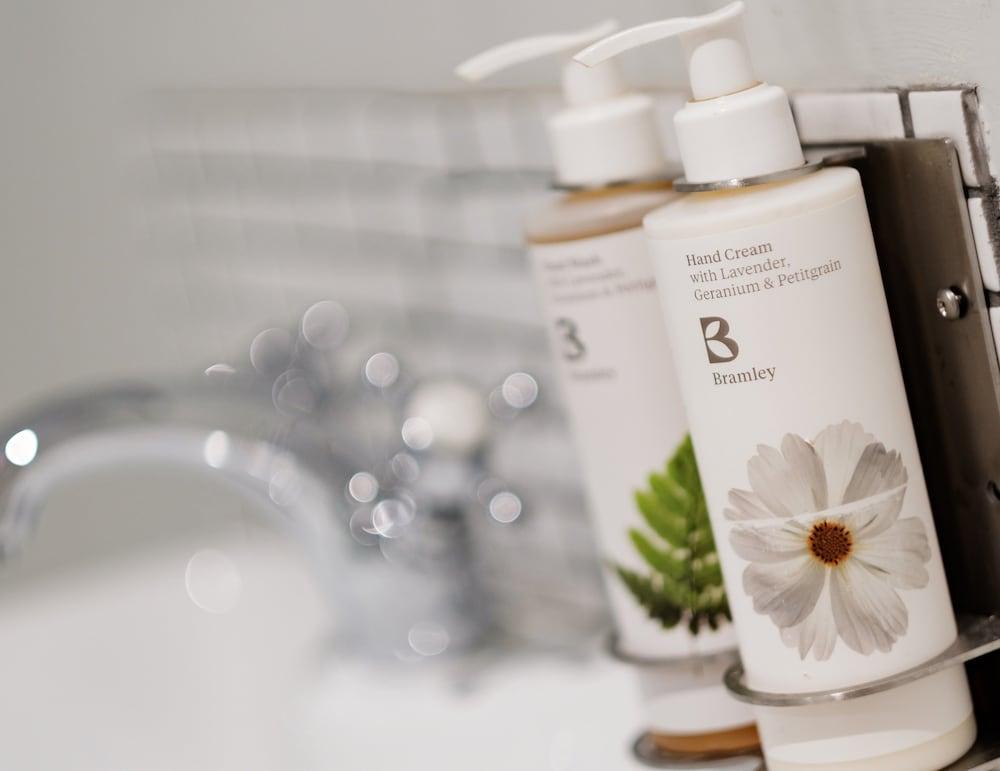 Bel & The Dragon Cookham