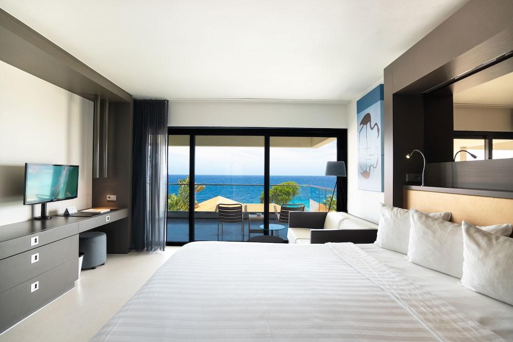 Papagayo Beach Hotel