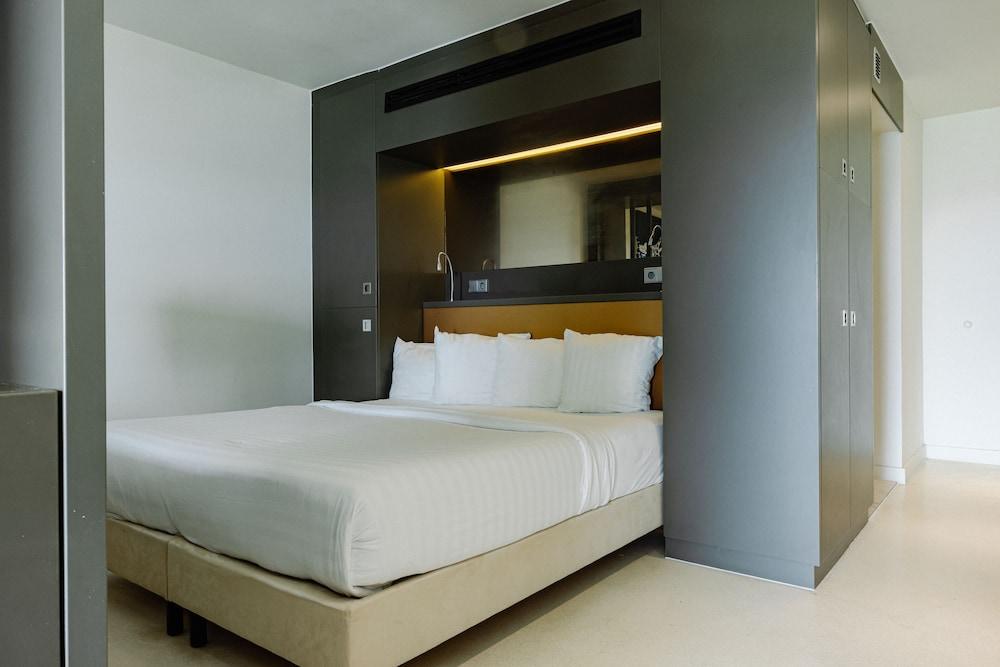 Papagayo Beach Hotel