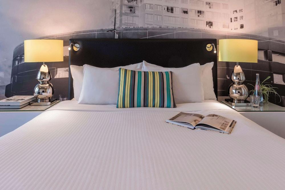 Oaks Melbourne on William Suites