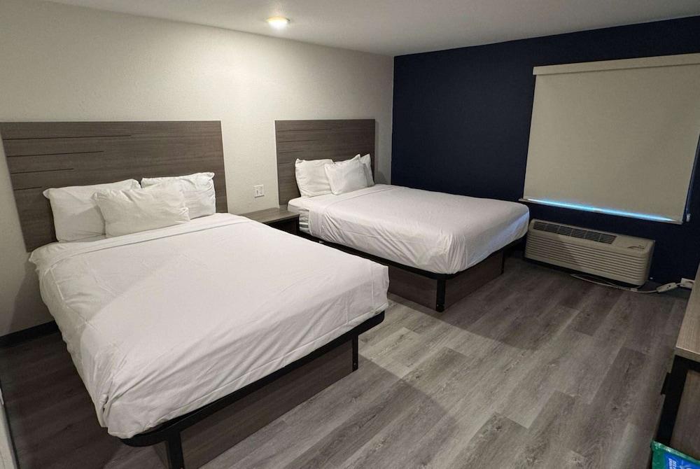 Baymont by Wyndham Dickinson