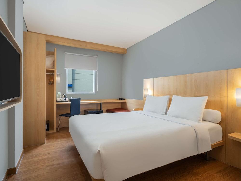 ibis Jakarta Senen