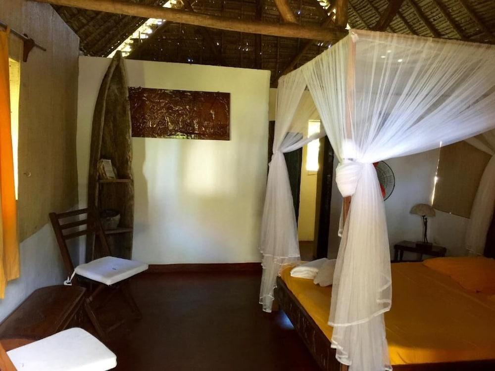 Hôtel Lodge La Pirogue Mahambo