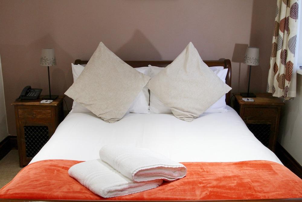 Haselbury Mill Hotel and Restaurant