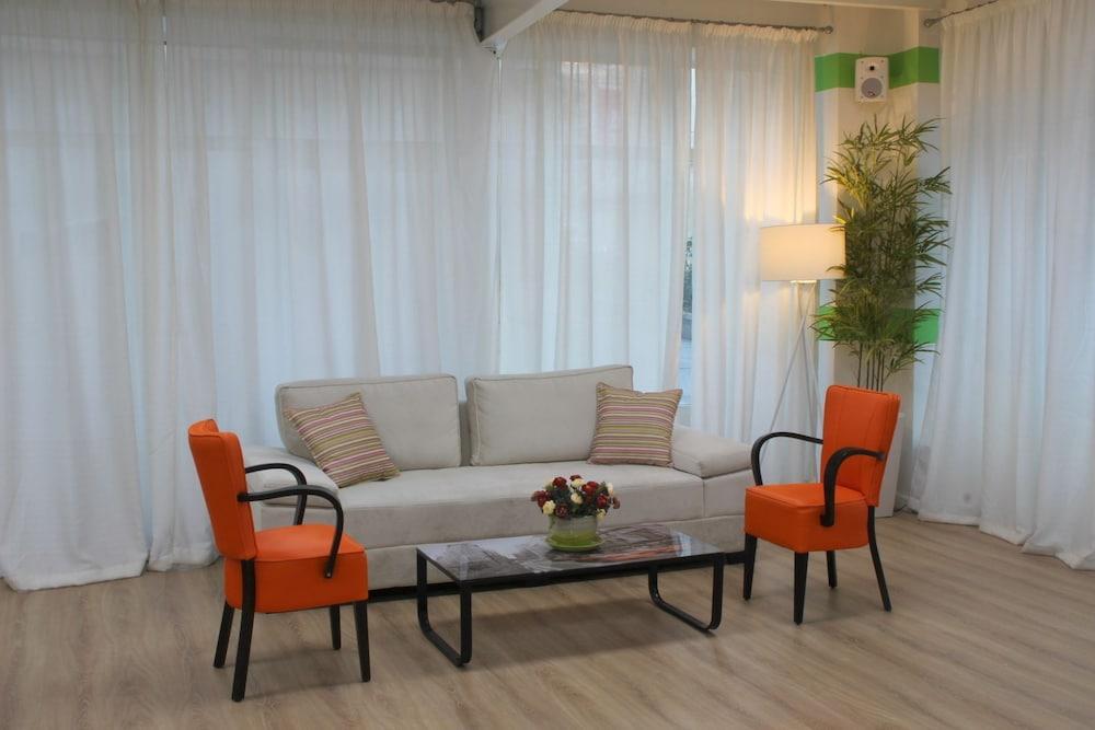 1926 Designed Apartments Hotel