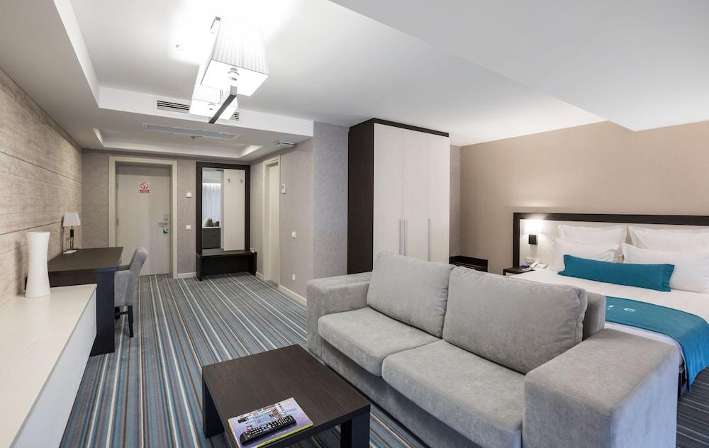 Atlantic Garden Resort