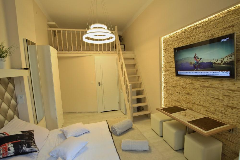 Rainbow Apartments 2