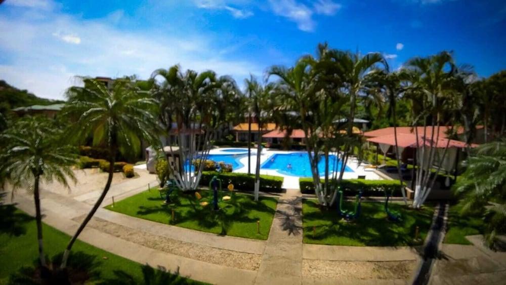Hotel & Villas Huetares