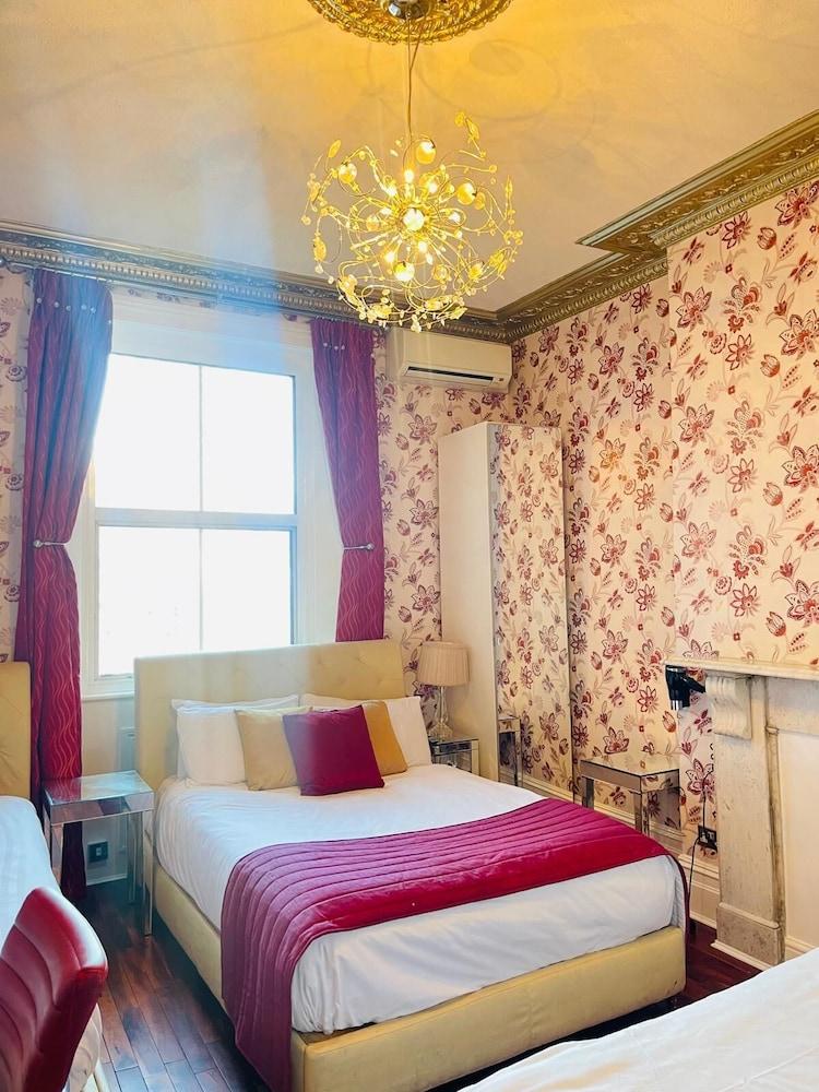 Crompton Guest House