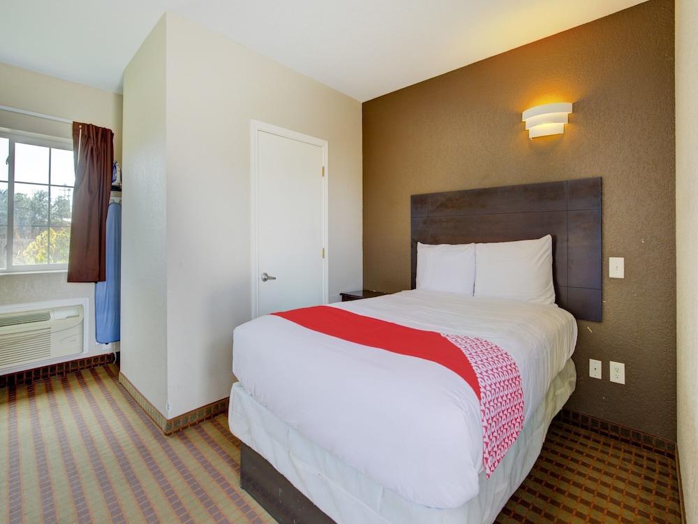 Hotel O Dilley Main St TX