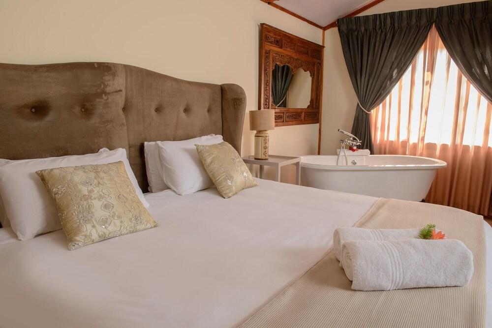 Casambo Exclusive Guest Lodge