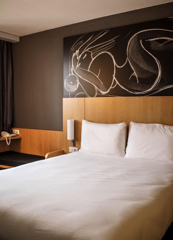 ibis Saint Genis Pouilly Genève