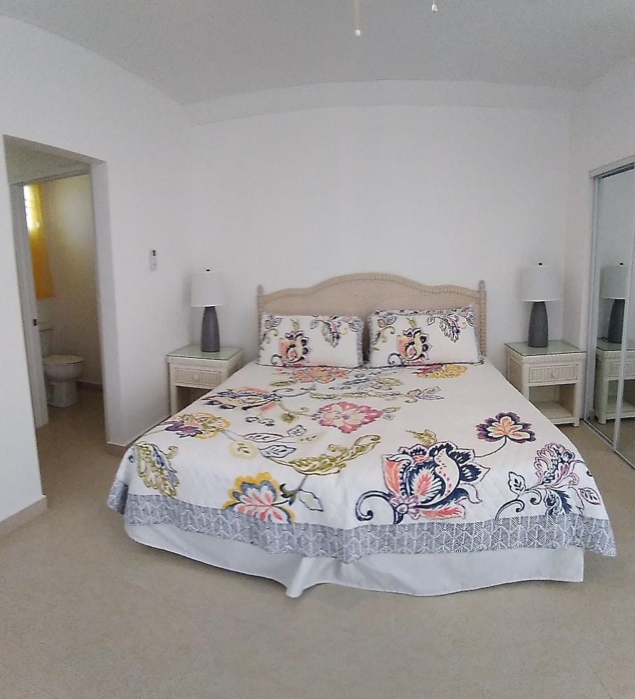 The Horny Toad Guesthouse