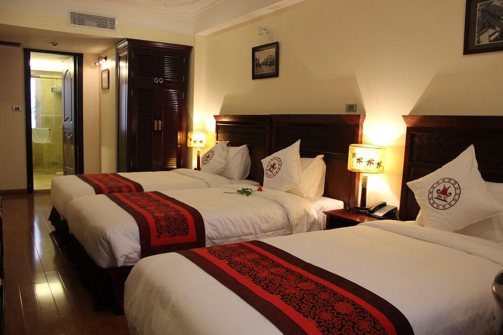 Classic Street Hotel