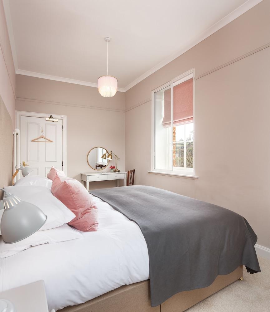 Cathedral House Hotel