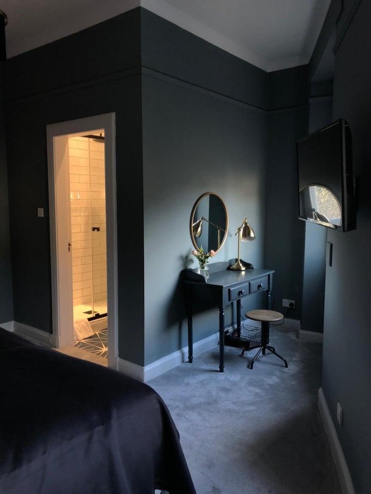 Cathedral House Hotel