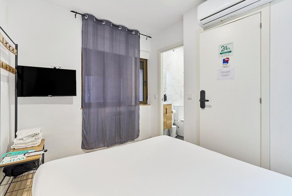 Hostal Carmen by gaiarooms