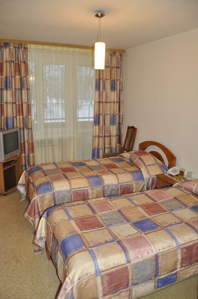 Druzhba Hotel