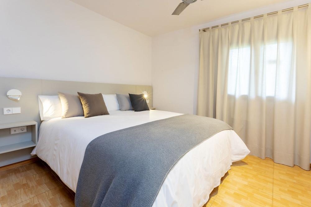 Ses Eufabietes Apartments & Restaurant