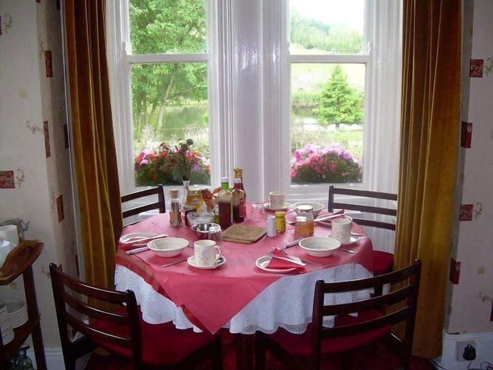 Riverside House Bed & Breakfast