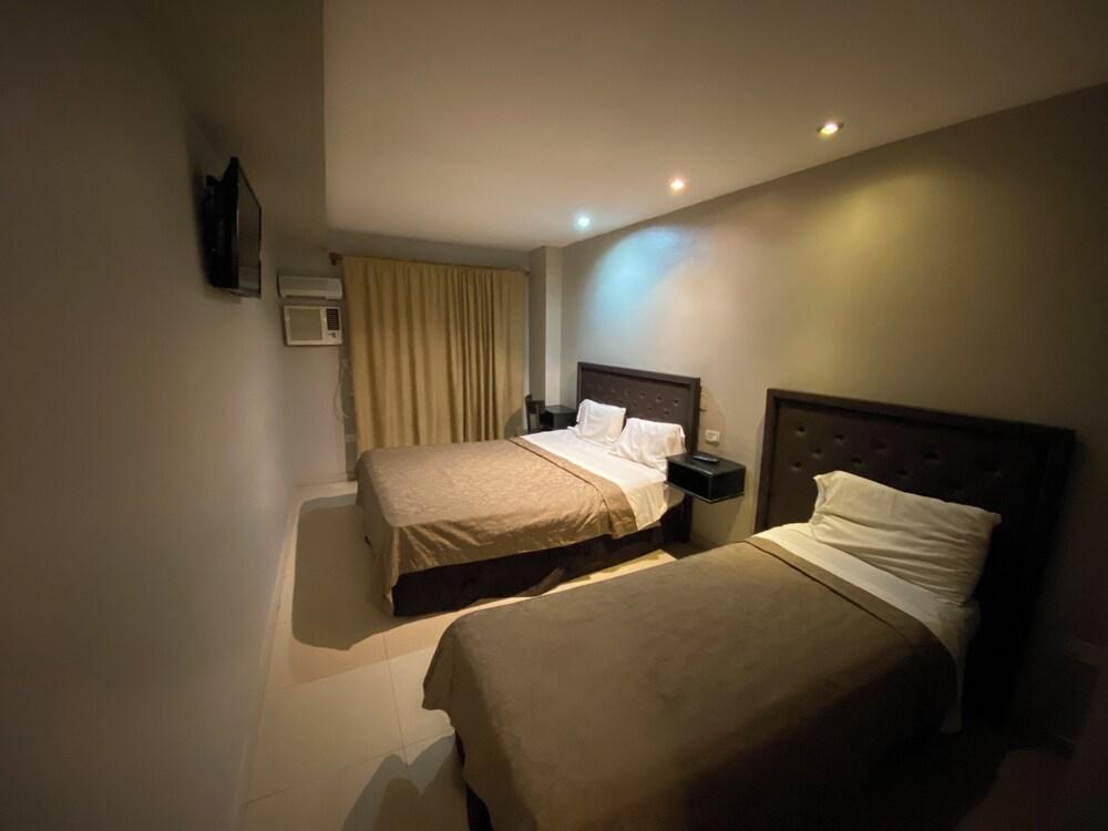 Lorenzo Suites Hotel