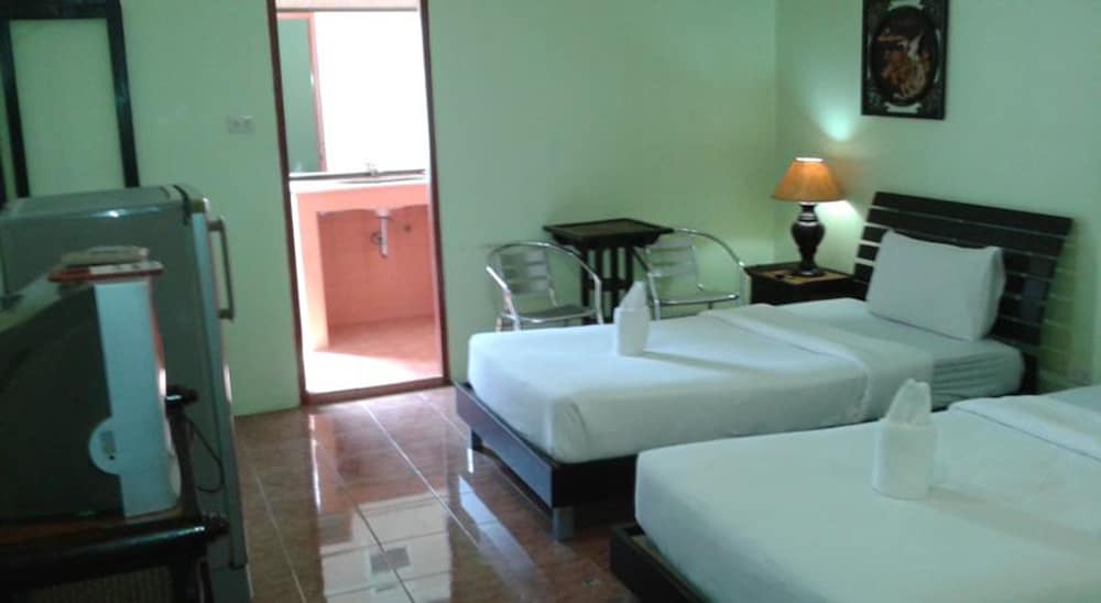 Baan Kluaymai Guesthouse