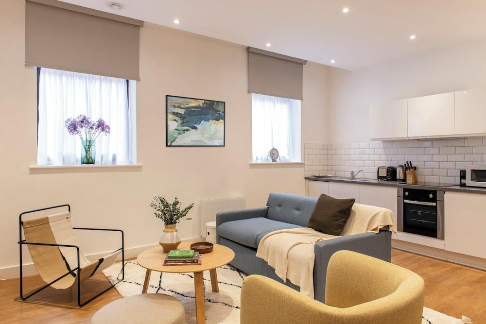 Cove Minshull Street