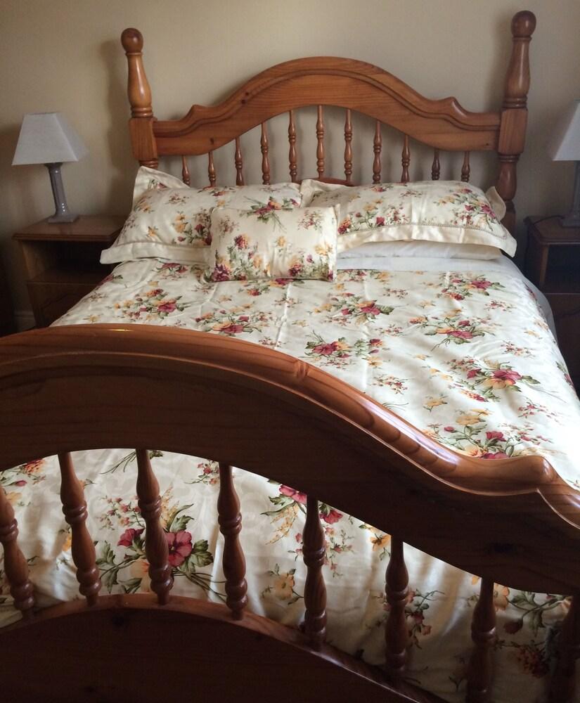 Hillview Farmhouse B&B